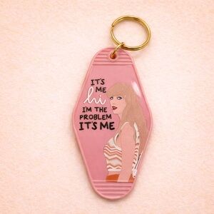 TAYLOR SWIFT KEYCHAIN